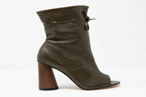 Shaz Self-Tie Leather Boots